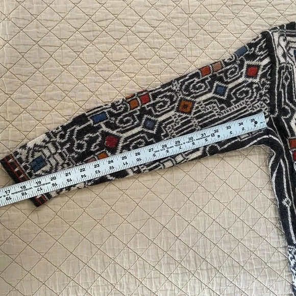 Peruvian Alpaca Wool Cardigan Sweater  by Intiwara - Tribal Geometric Pattern - Picture 10 of 10